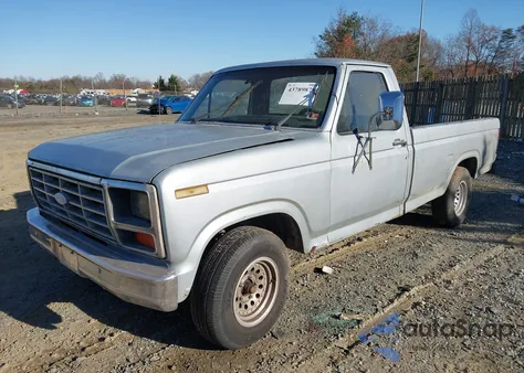 1983 Ford F100 z USA, uszkodzony, nr VIN 1FTCF10Y2DNA53993